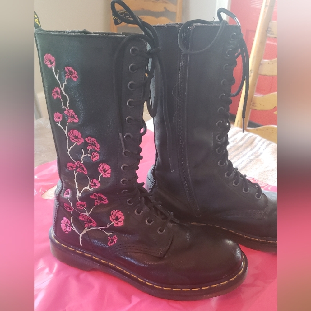 Dr. Martens Doc embroidered cherry blossom boot 8